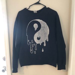 VINTAGE yin yang print crew sweater size M
